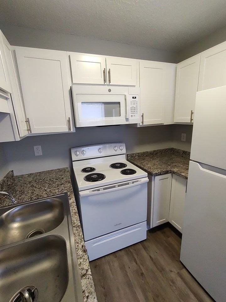 Broadbay Crossings - Photo 7 of 17