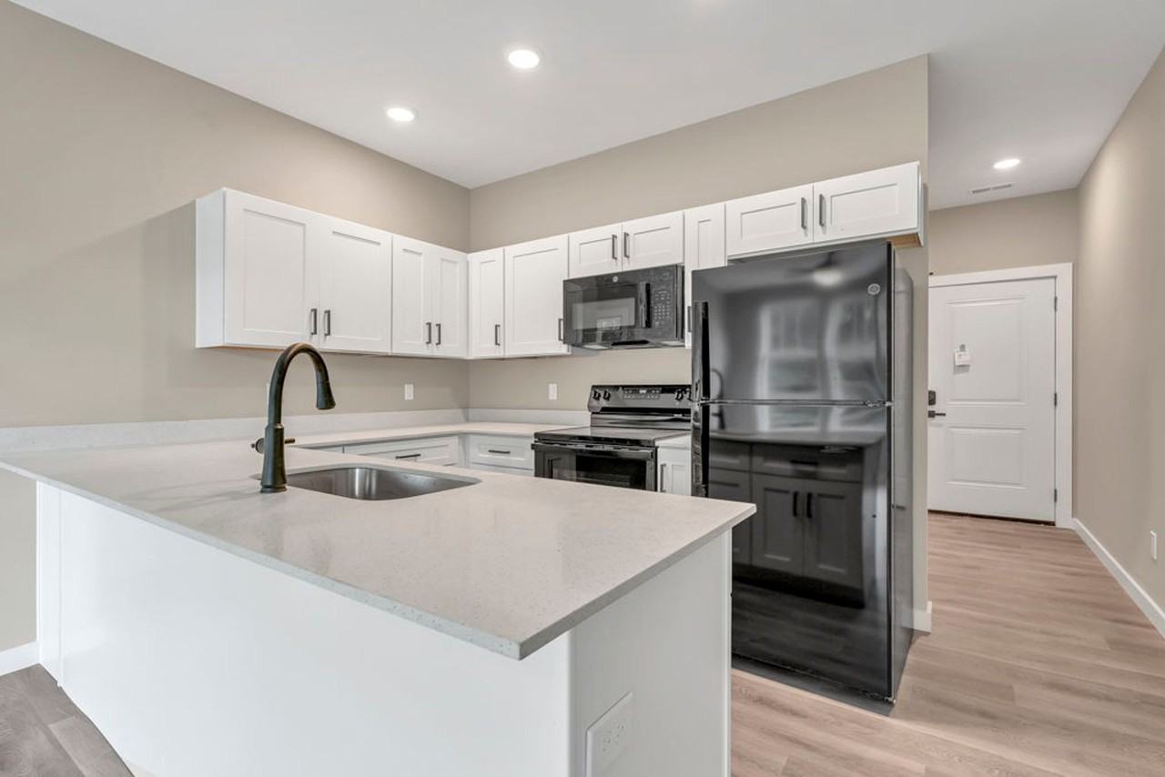 Willa Mountain Apartments - Photo 2 of 12