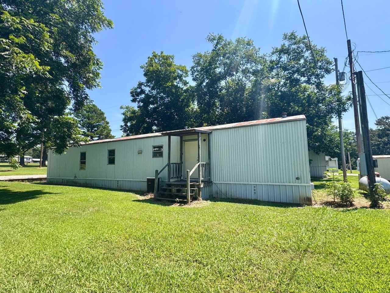 225 Community Dr - Photo 2 of 18