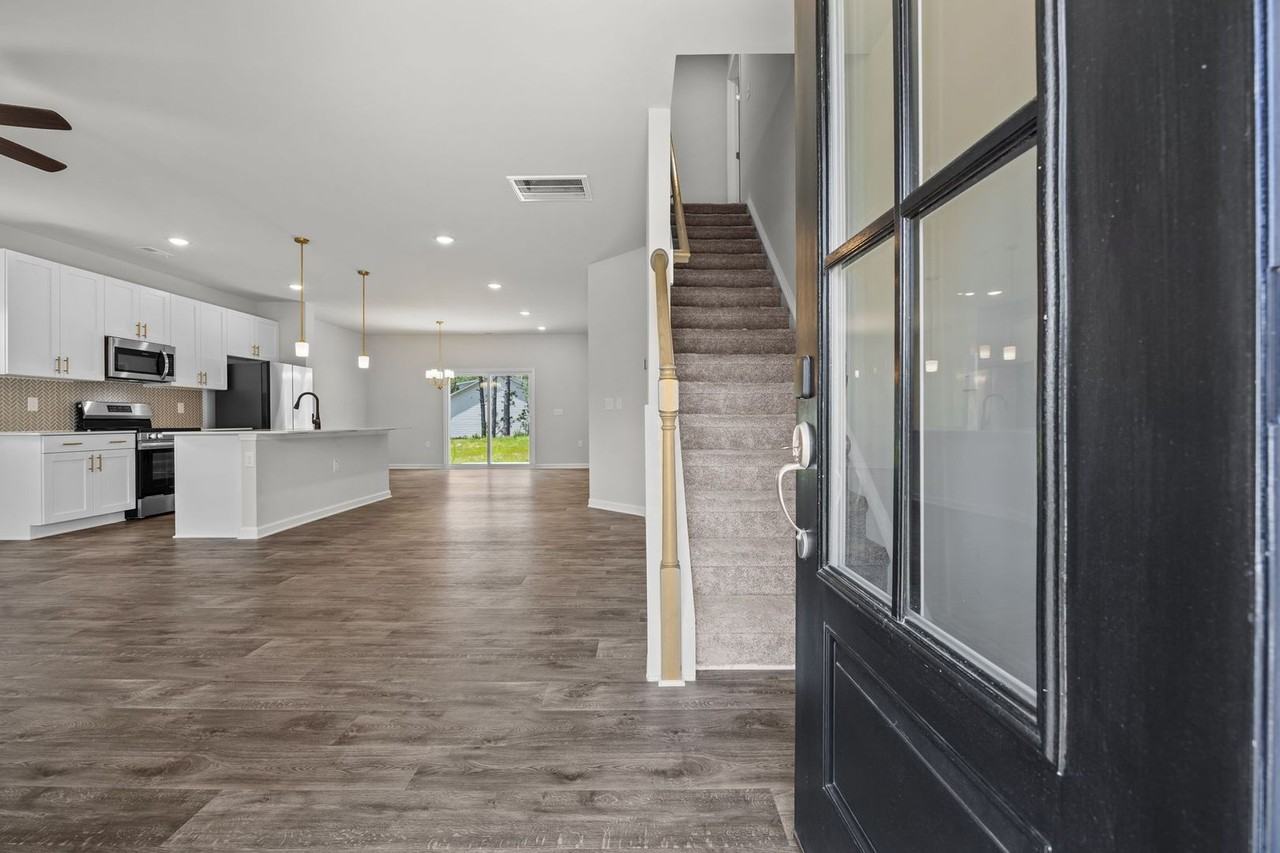 200 Beacon Hill Rd - Photo 4 of 46