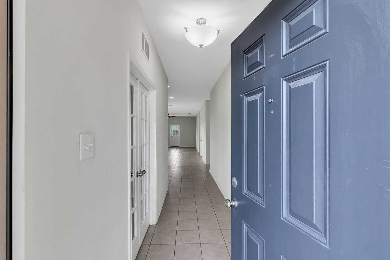 5216 Cressler Ln - Photo 2 of 21