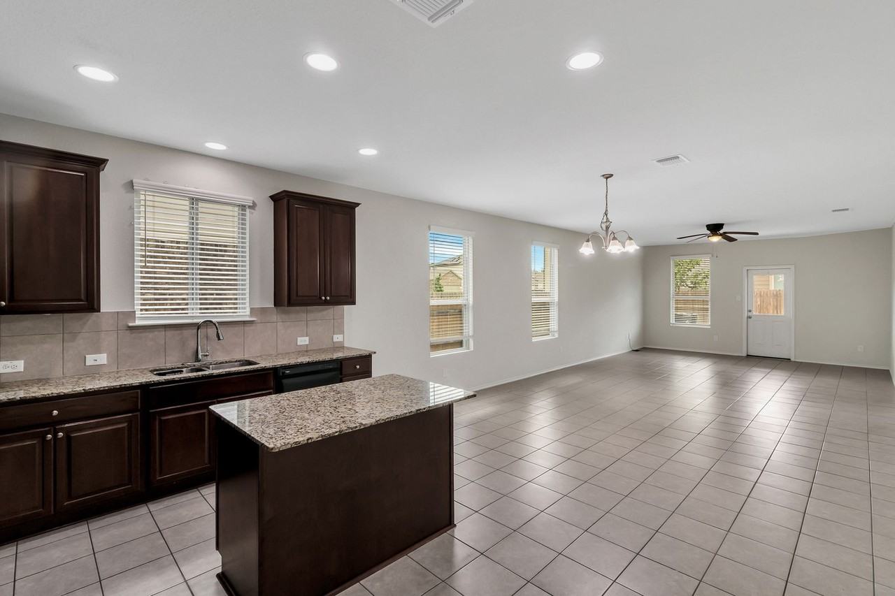 5216 Cressler Ln - Photo 6 of 21