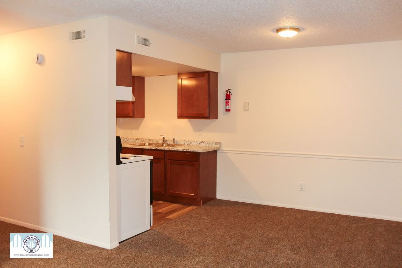 Hidden Village Square Apartments - Photo 7 of 13