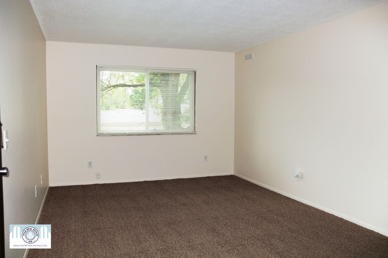Hidden Village Square Apartments - Photo 7 of 12