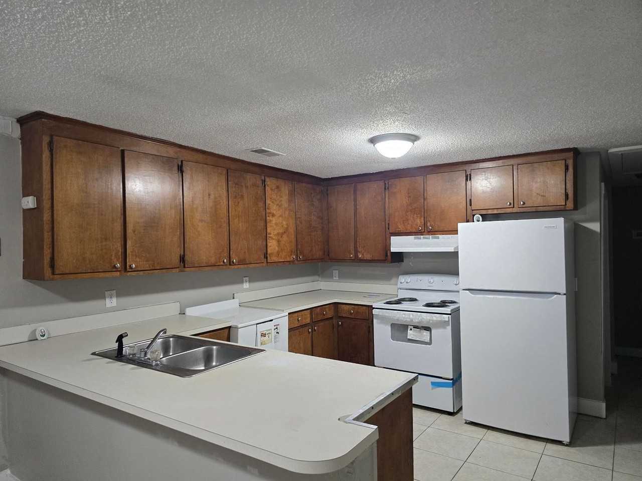 1339 Blue Ridge Ter - Photo 3 of 10