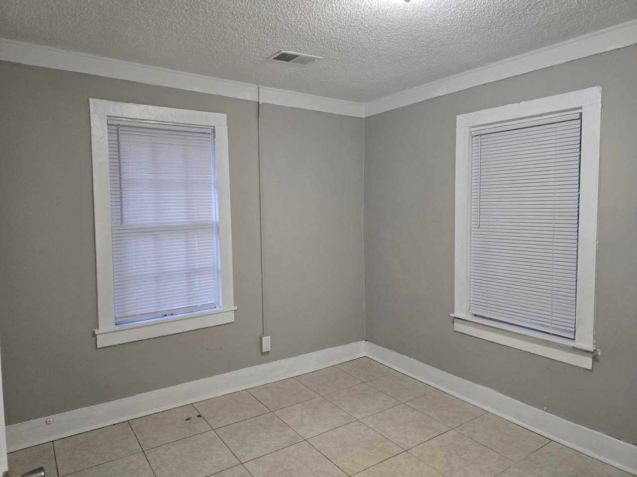 1339 Blue Ridge Ter - Photo 6 of 10