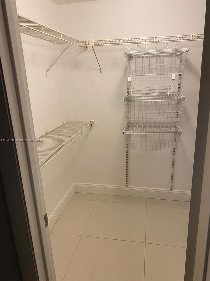 8411 Forest Hills Dr #105 - Photo 7 of 17