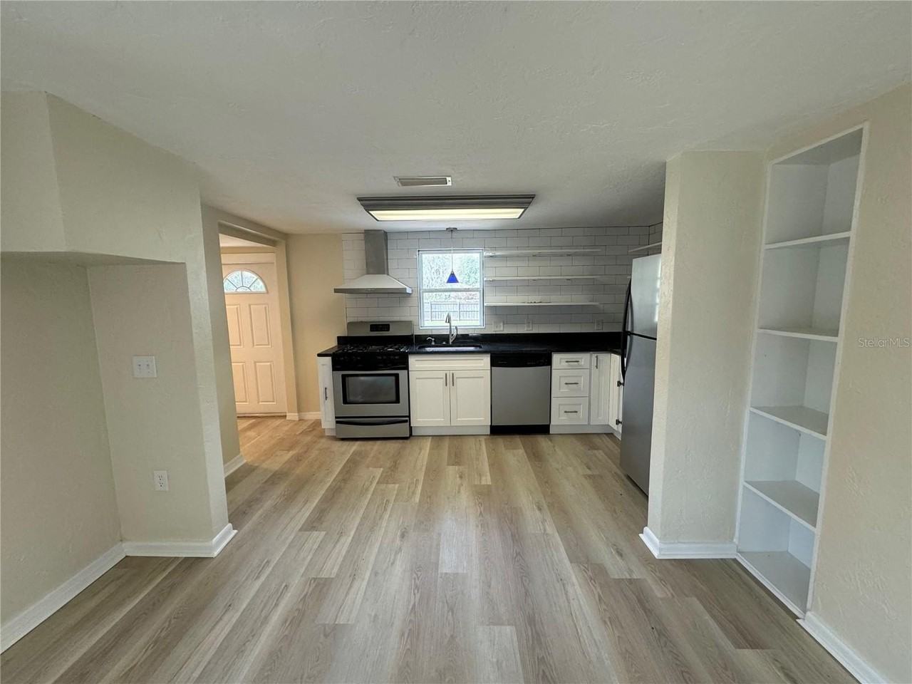 516 Northwest 29th Avenue - Photo 3 of 15