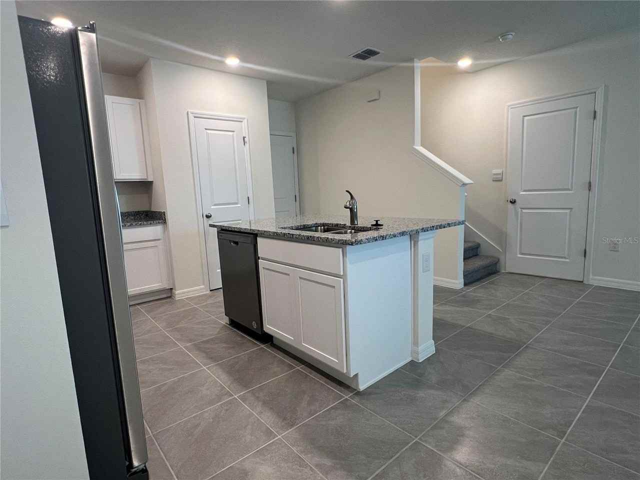 347 Preston Cove Drive - Photo 2 of 9