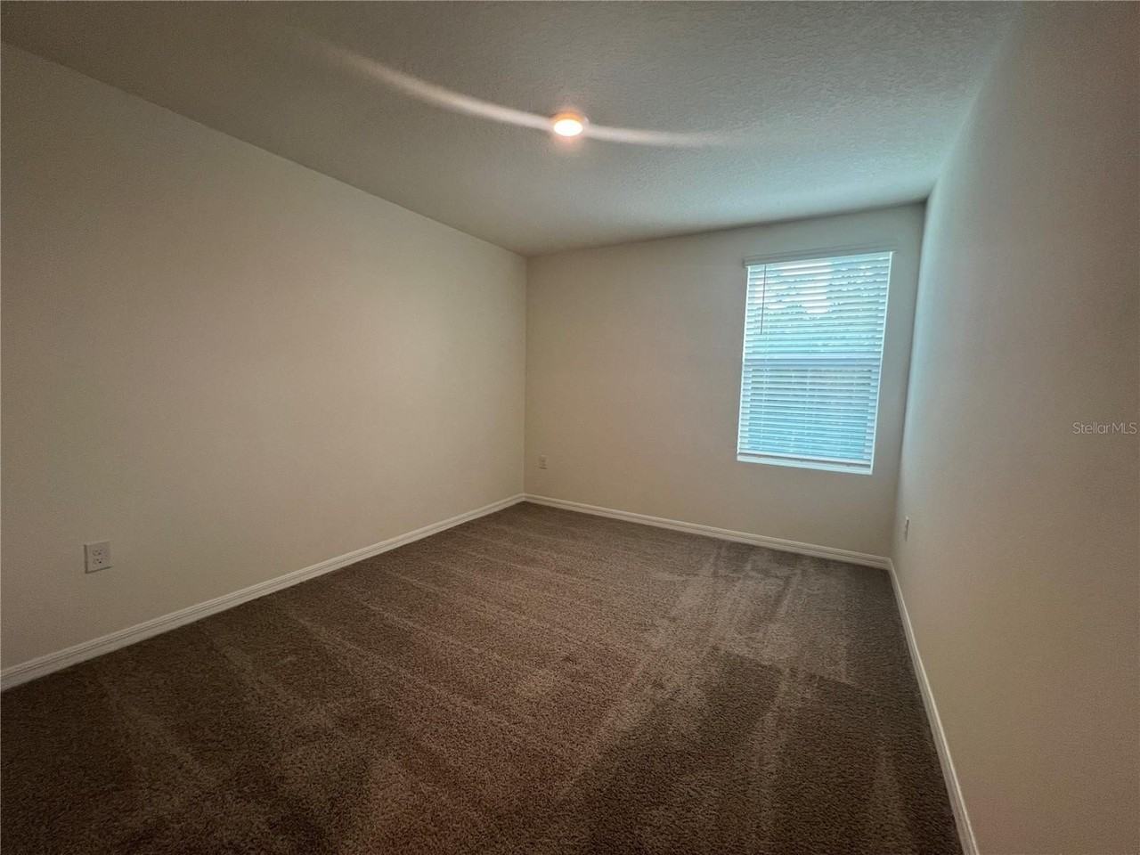 347 Preston Cove Drive - Photo 4 of 9