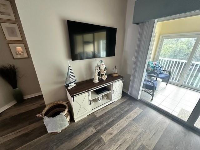 11531 Shipwatch Dr #1033 - Photo 5 of 24