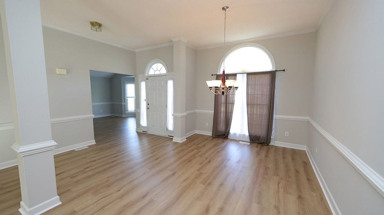 5301 Harrington Grove Dr - Photo 3 of 14