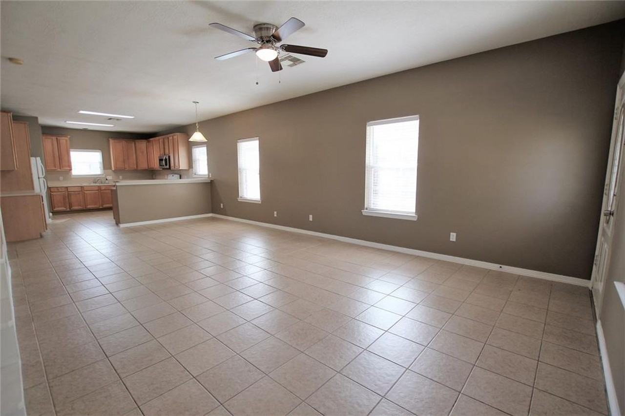 194 Davis St #A - Photo 4 of 16