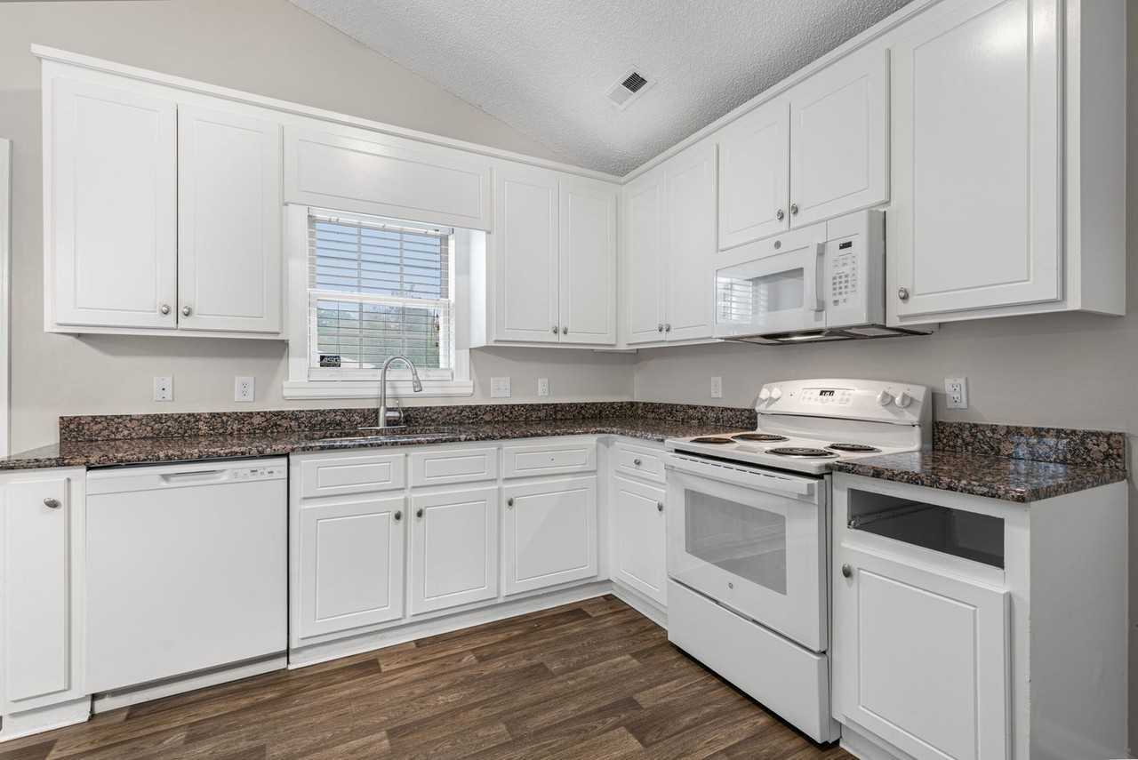 3419A Pear Tree Ct Nw - Photo 5 of 22