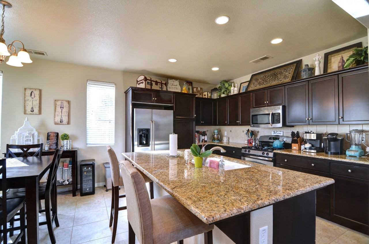 1886 N Highland Ave - Photo 4 of 18