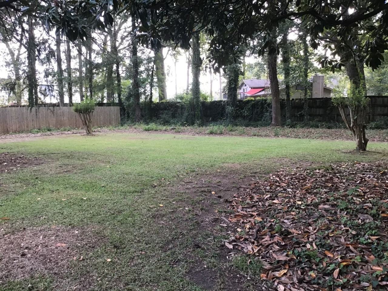 1029 Fairlawn Ave - Photo 3 of 3