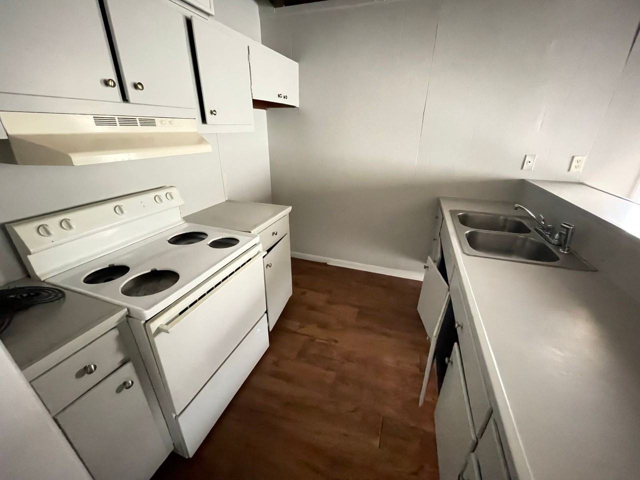 242 Georgia Ave #6 - Photo 2 of 4