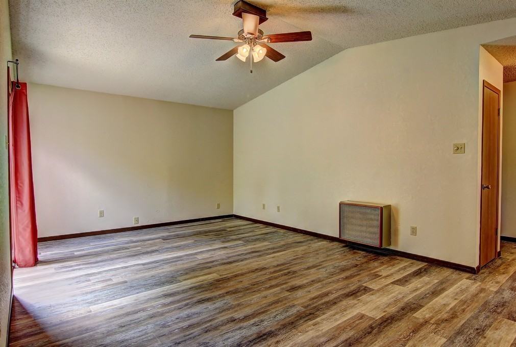 3810 Brookhill Dr - Photo 3 of 14