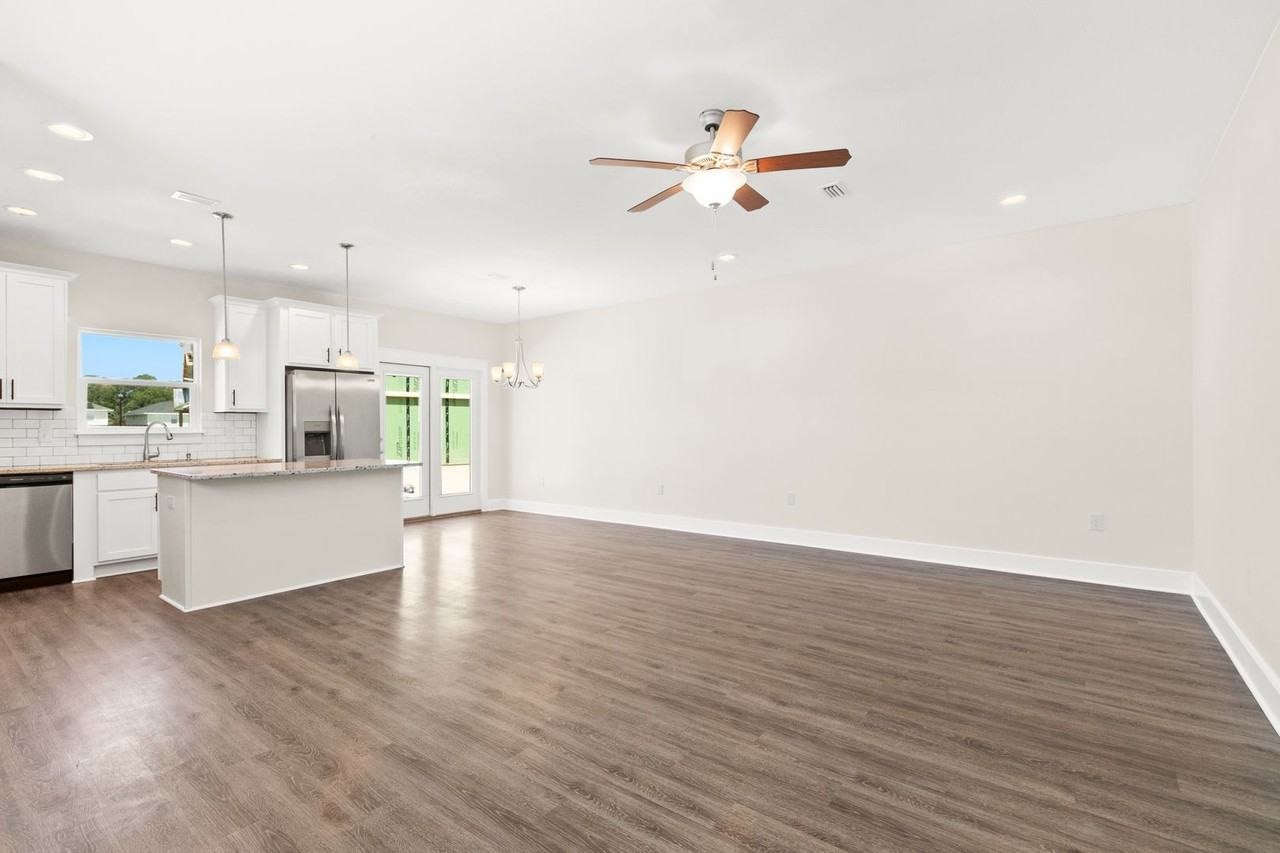 400 Mattie M Kelly Boulevard - Photo 4 of 31