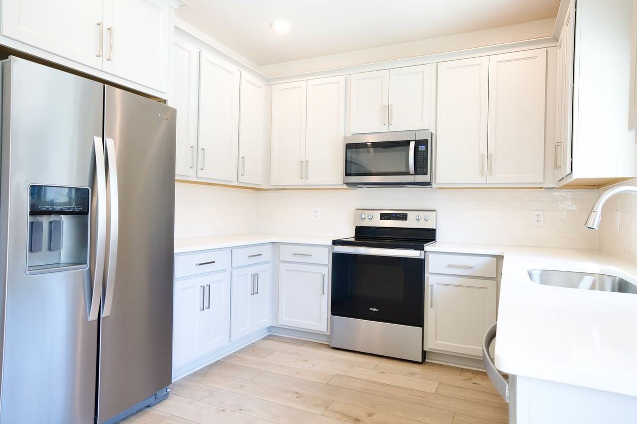 1209 Tigers Tail Trl