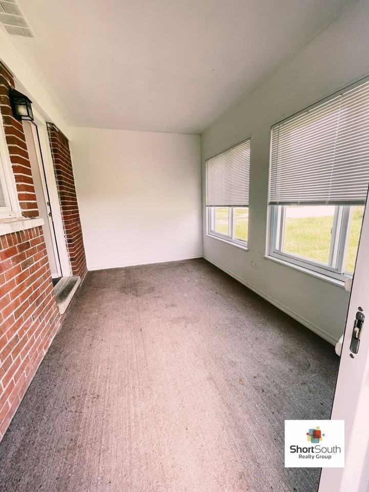 48139 Meadow Ln - Photo 7 of 9