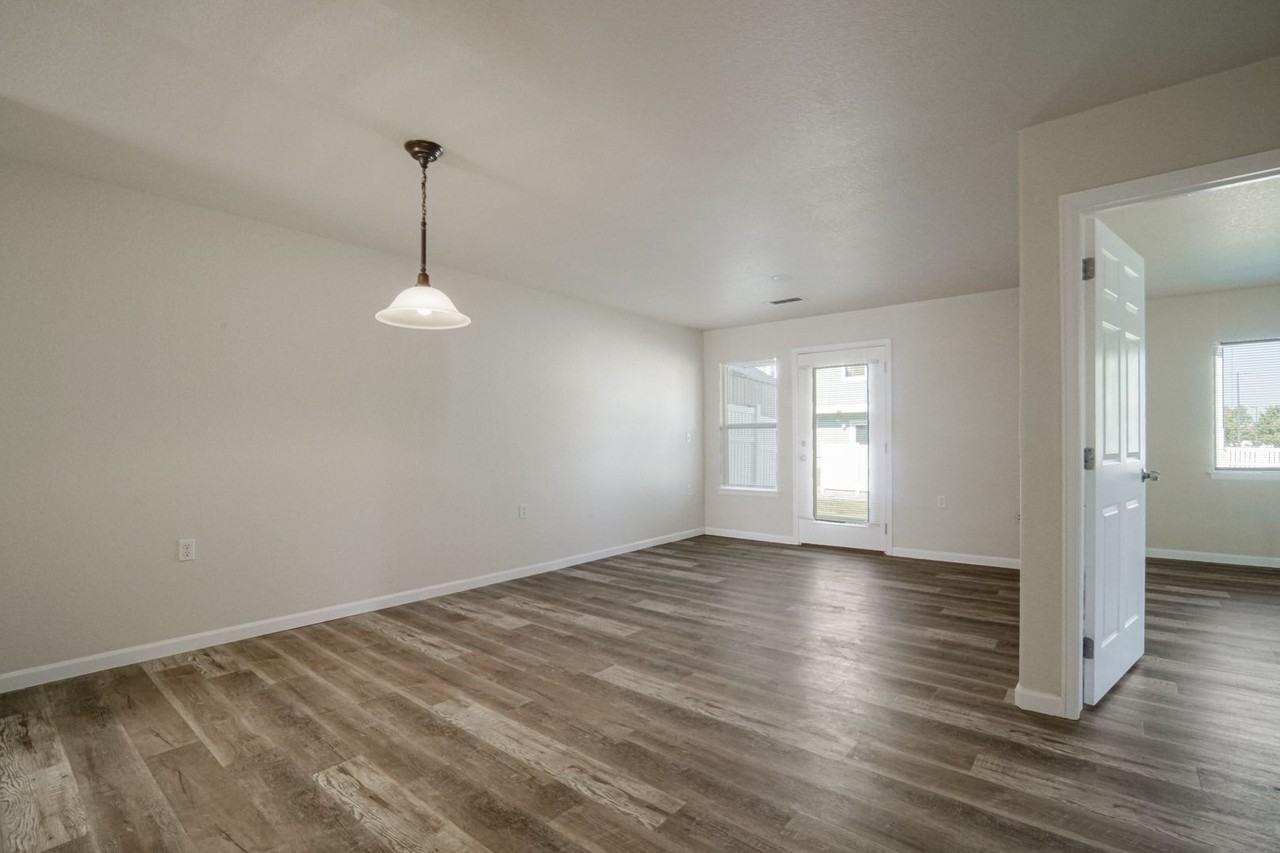 19046 E 57th Pl - Photo 6 of 24