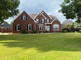 100 Redwood Dr - Photo 1 of 1