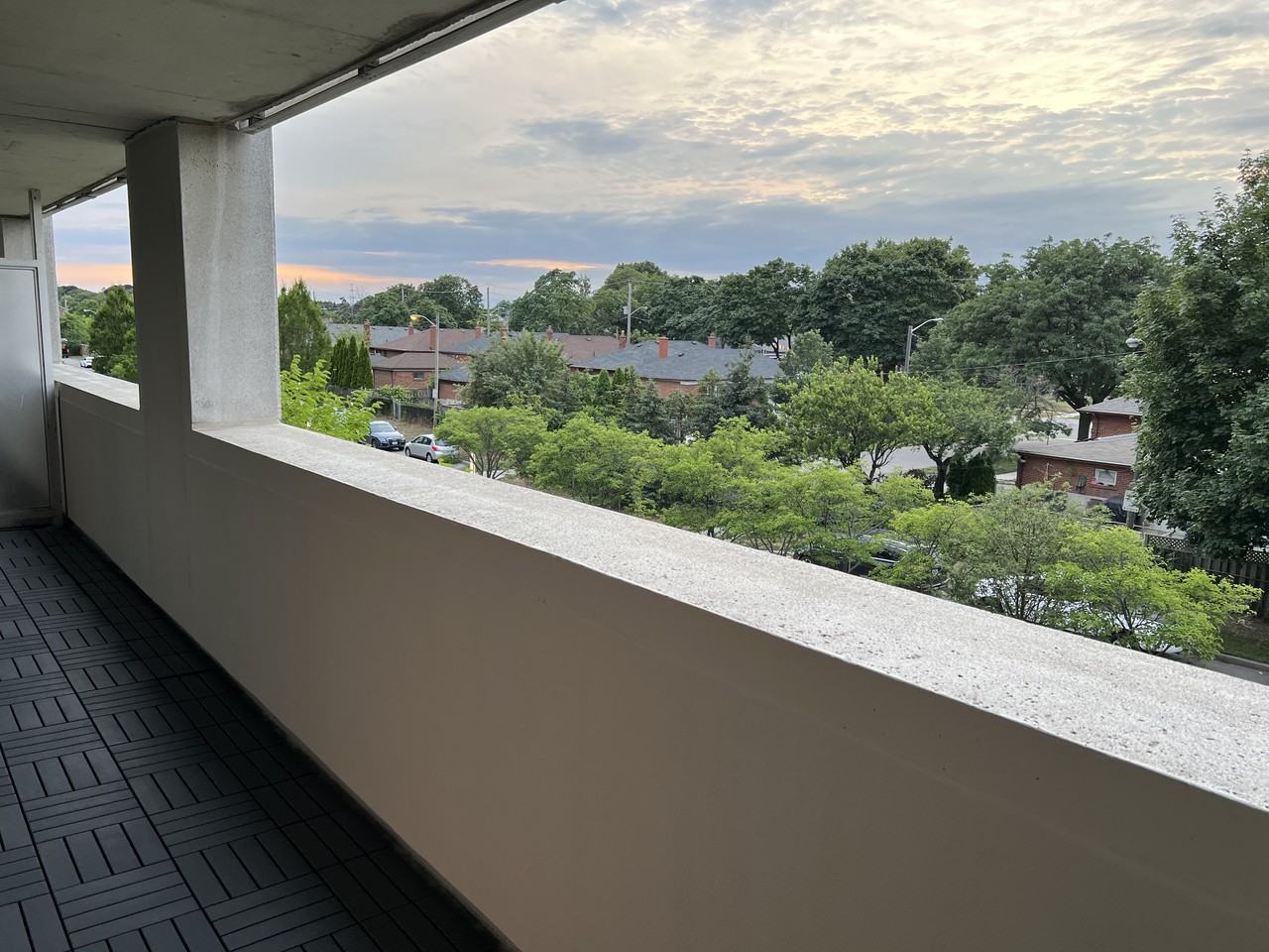 1040 The Queensway #201 - Photo 2 of 14