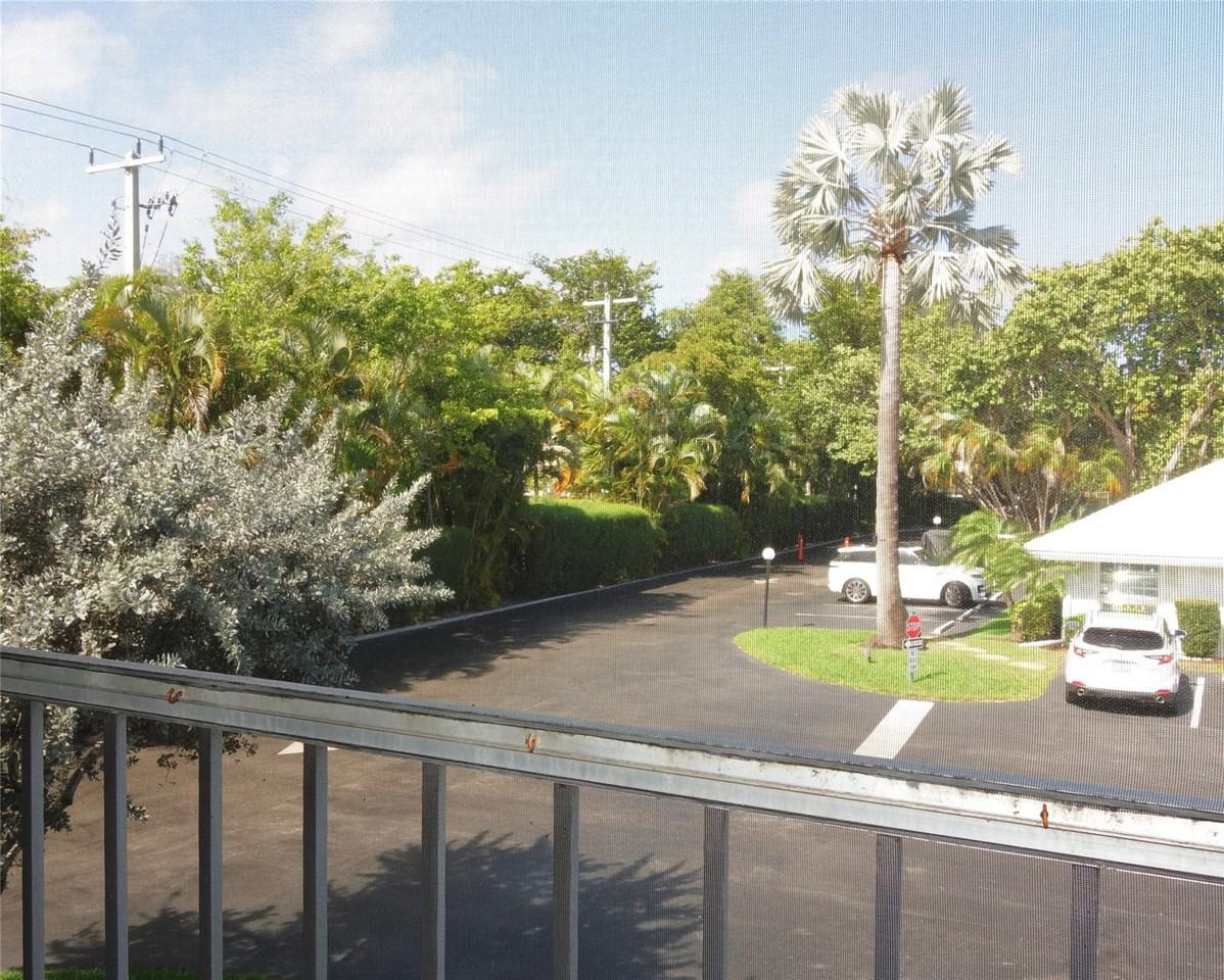 6323 Bay Club Dr #6323A - Photo 3 of 8