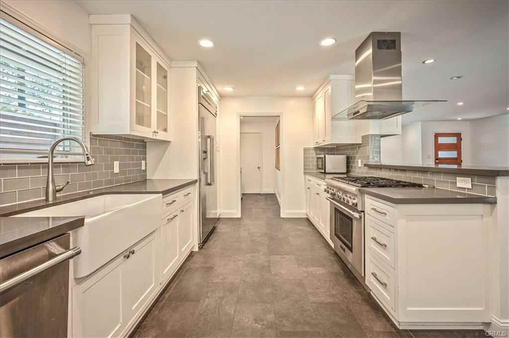 385 E Mendocino St - Photo 2 of 8