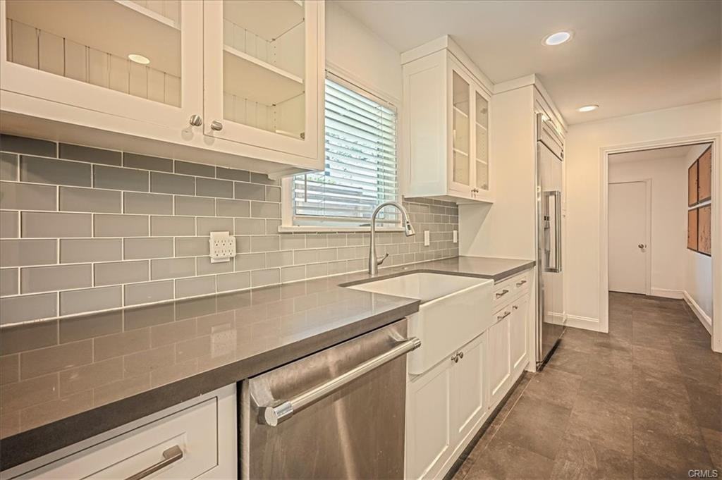 385 E Mendocino St - Photo 3 of 8