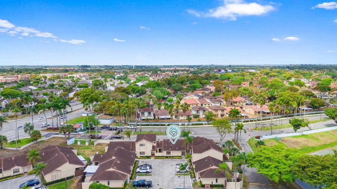 6557 Nw 172nd Ln - Photo 4 of 8