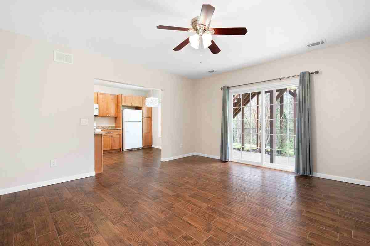 1083 Soaring Way - Photo 2 of 22