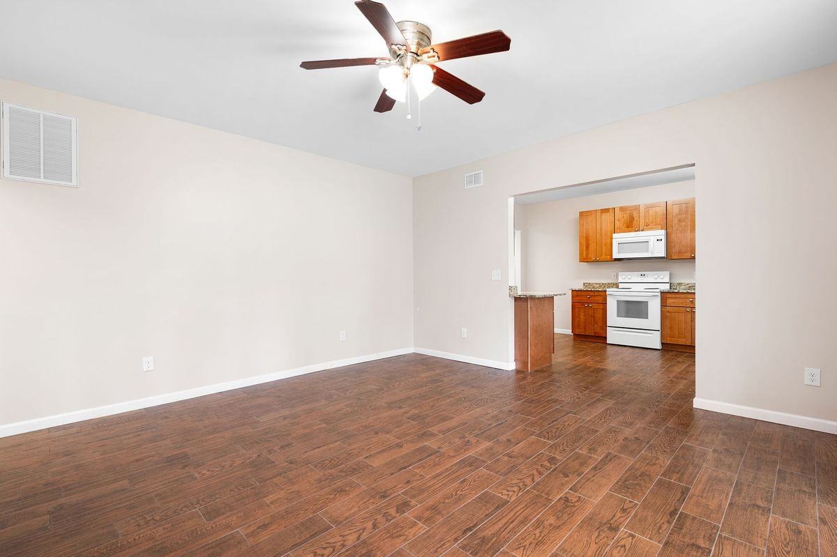 1083 Soaring Way - Photo 3 of 22