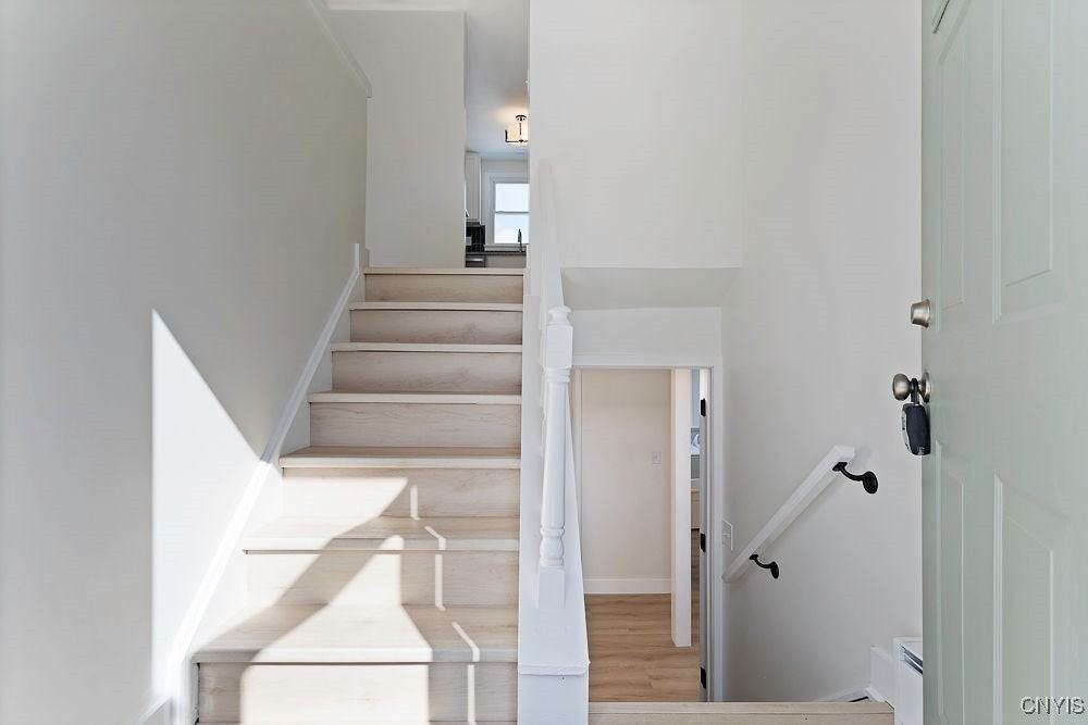 7708 Fitzpatrick Dr - Photo 2 of 23