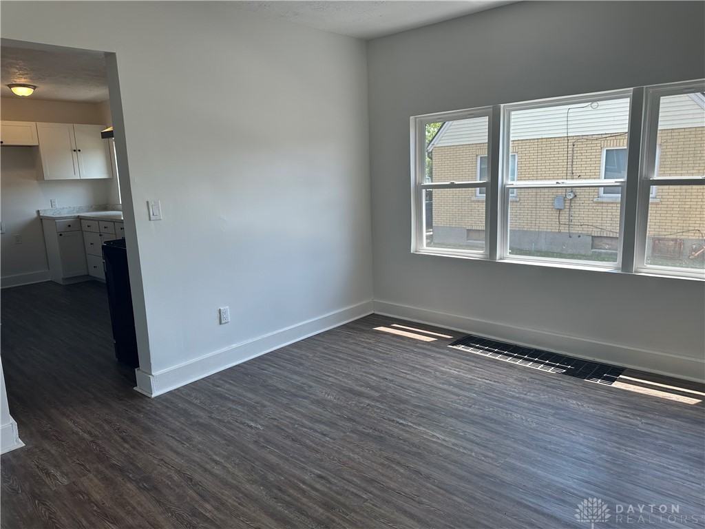 2520 Harshman Rd - Photo 4 of 27