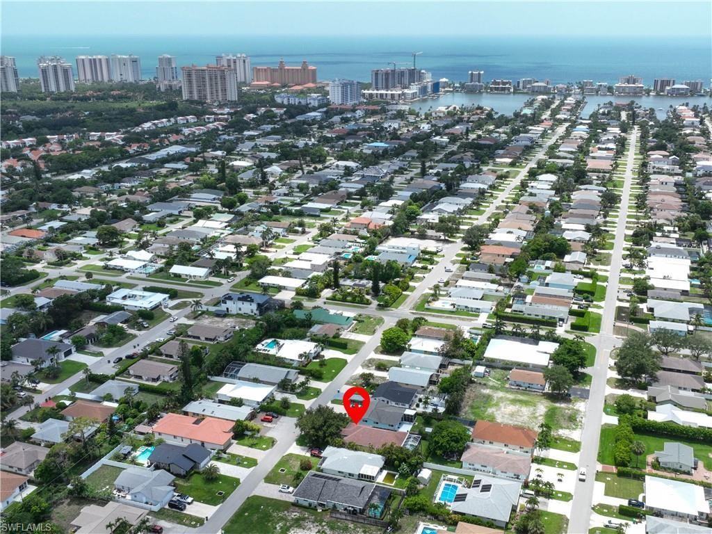 725 95th Ave N - Photo 3 of 24