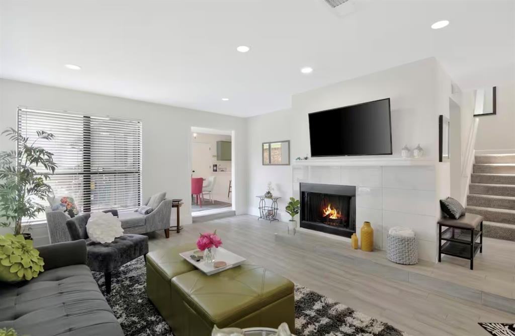 2902 Hunters Point Ln - Photo 2 of 28