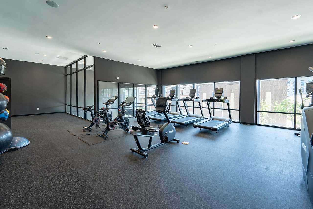 4th & 5th - Photo 5 of 50