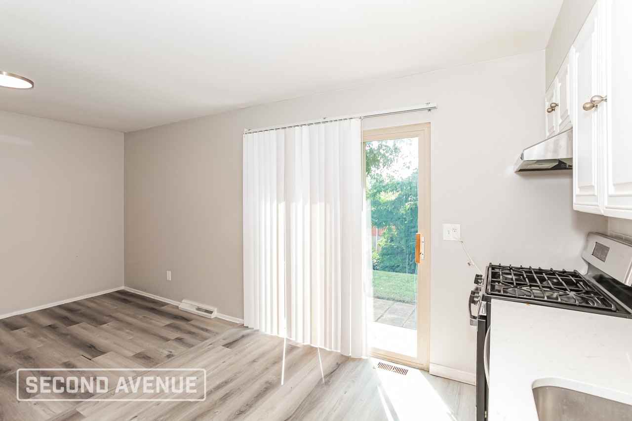 6021 Waldway Ln - Photo 4 of 27