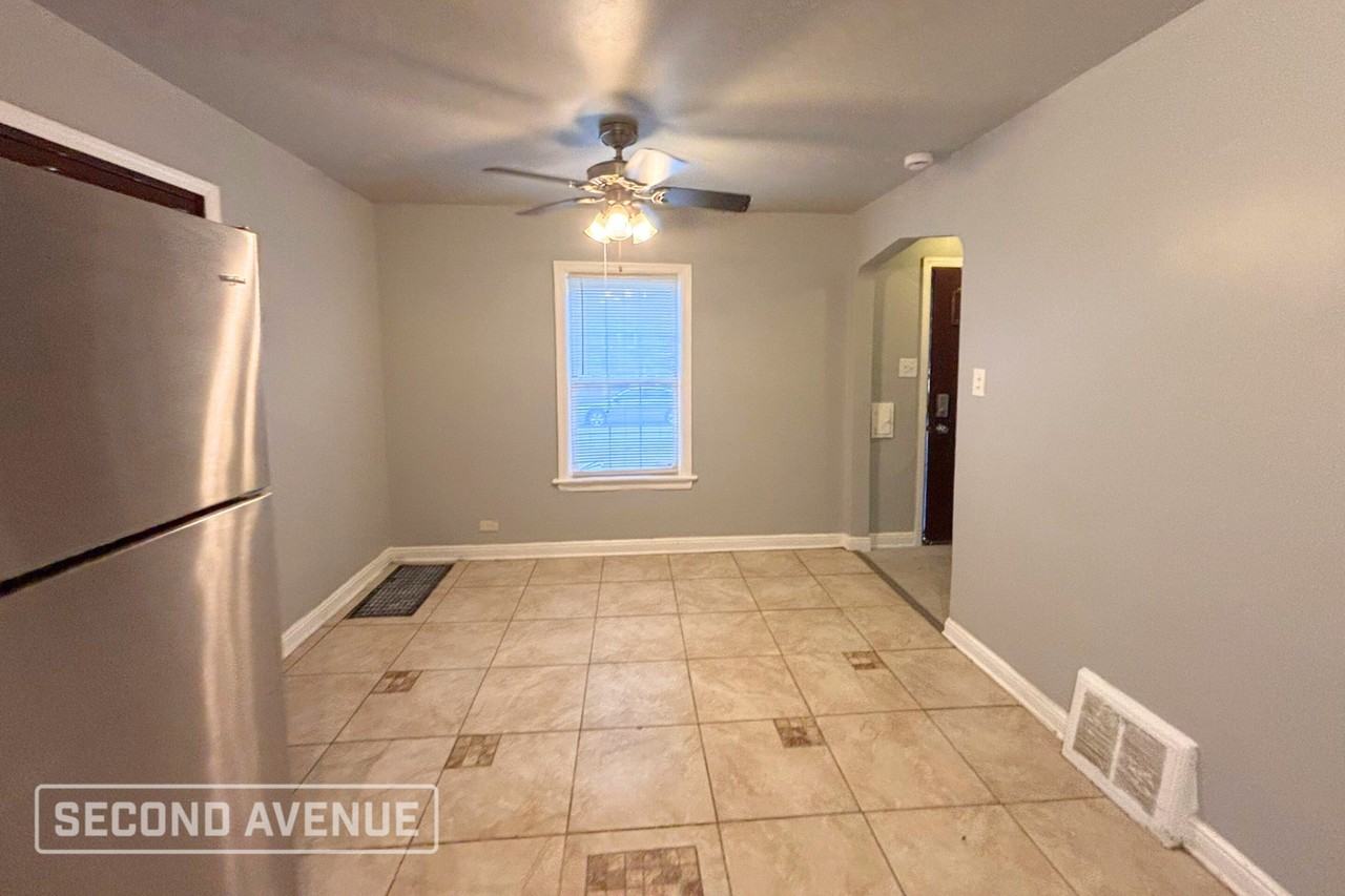 10159 S Rhodes Ave - Photo 3 of 16