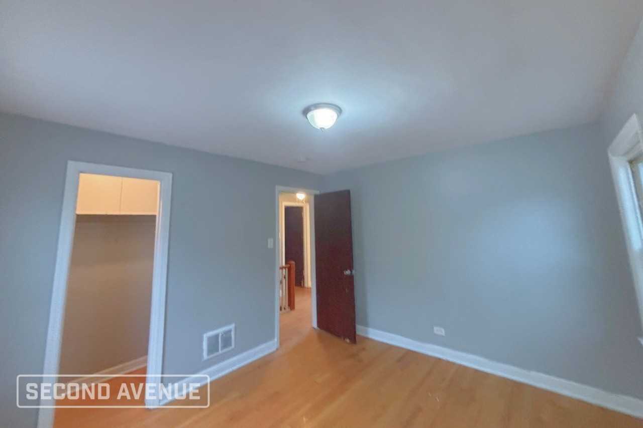 10159 S Rhodes Ave - Photo 6 of 16