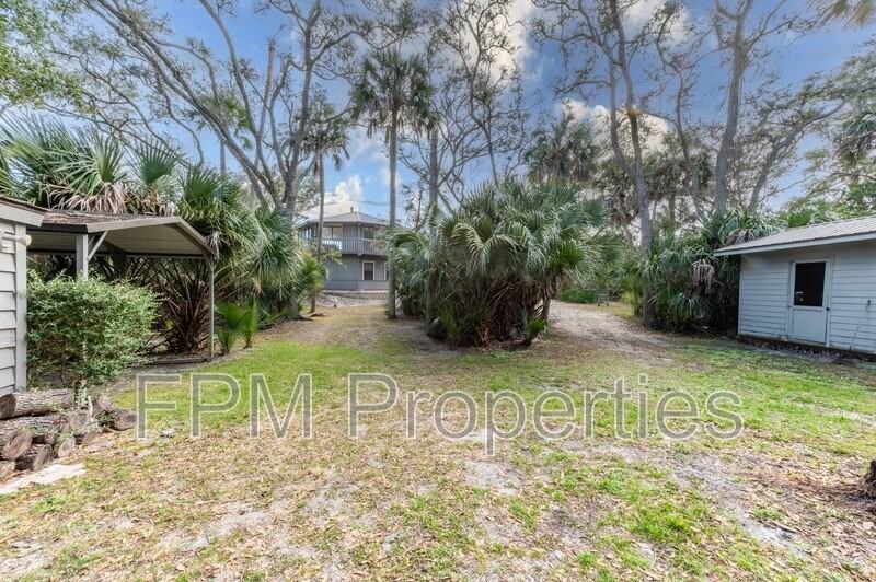 11255 Fort George Rd - Photo 2 of 39