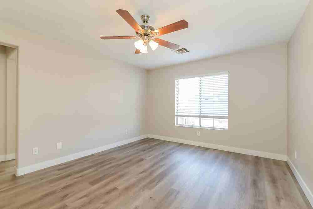 8423 Belmont Valley St - Photo 5 of 17