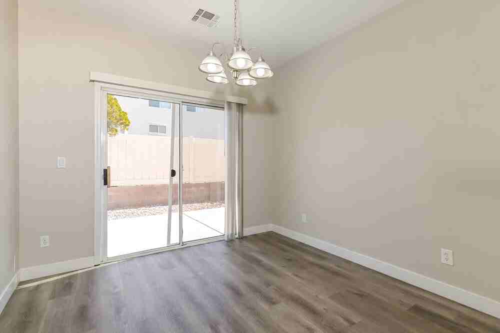 8423 Belmont Valley St - Photo 7 of 17