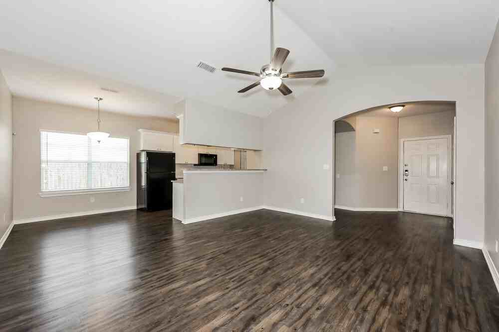 1812 Alanbrooke Dr - Photo 3 of 16