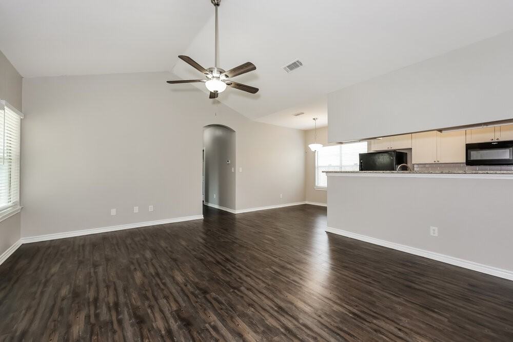 1812 Alanbrooke Dr - Photo 4 of 16