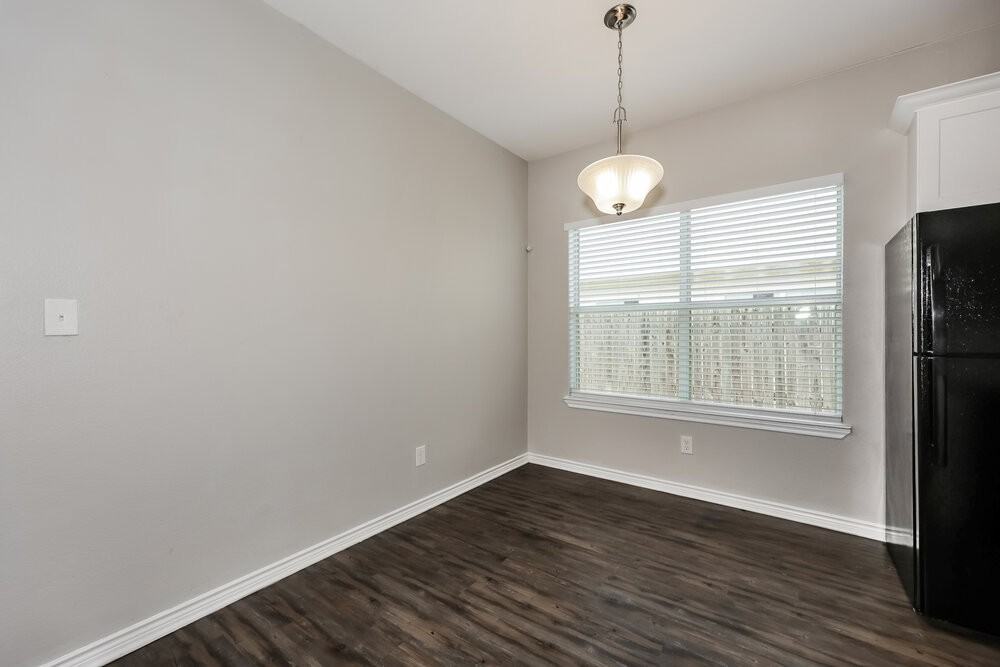 1812 Alanbrooke Dr - Photo 6 of 16