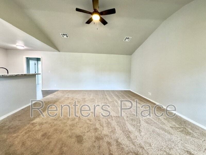 3607 W Beech St - Photo 3 of 16