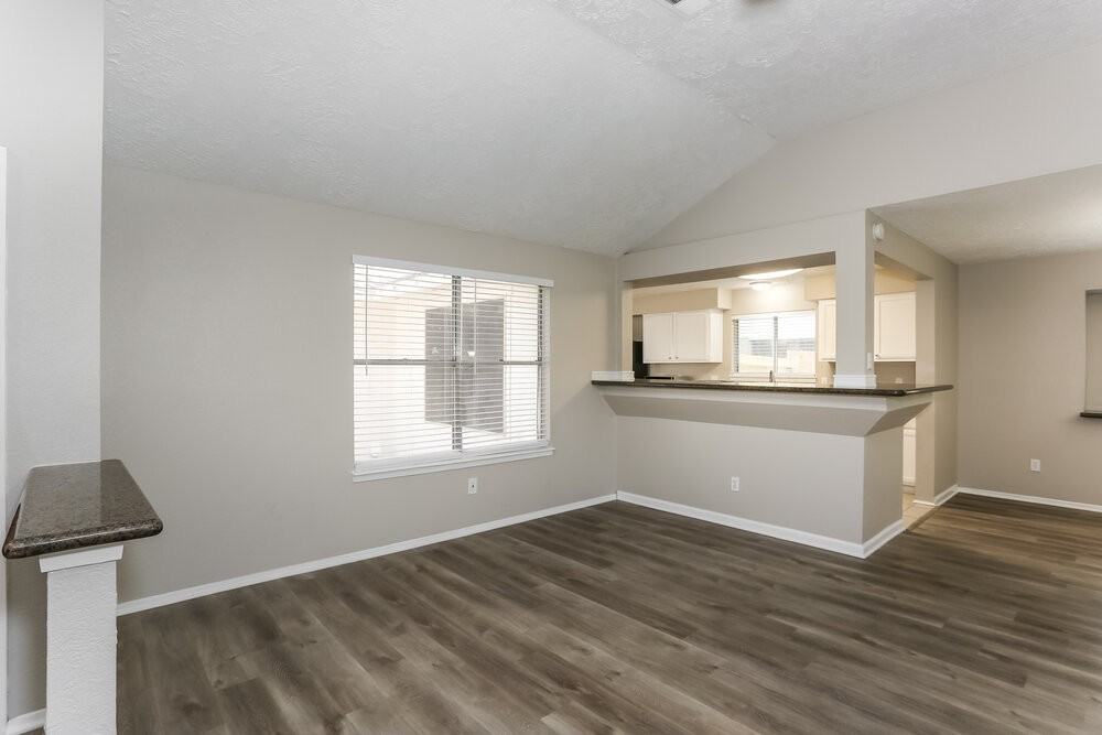 4218 Mohawk St - Photo 6 of 19